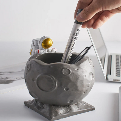 Astronaut Statue With Moon Pen Holder