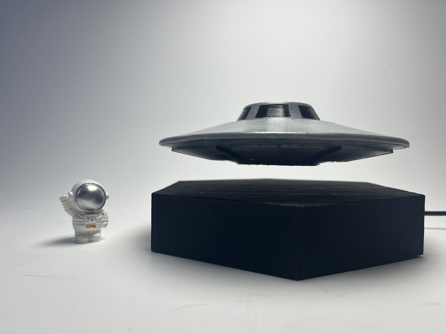Floating Handmade UFO Model- Desk Toys -Desk Decor - Novelty Decoration-P45 JROD ET Craft Model